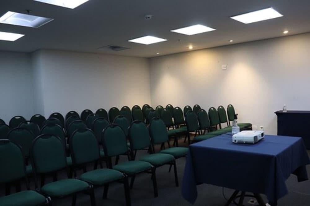 Express Vieiralves Hotel Manaus Exterior photo